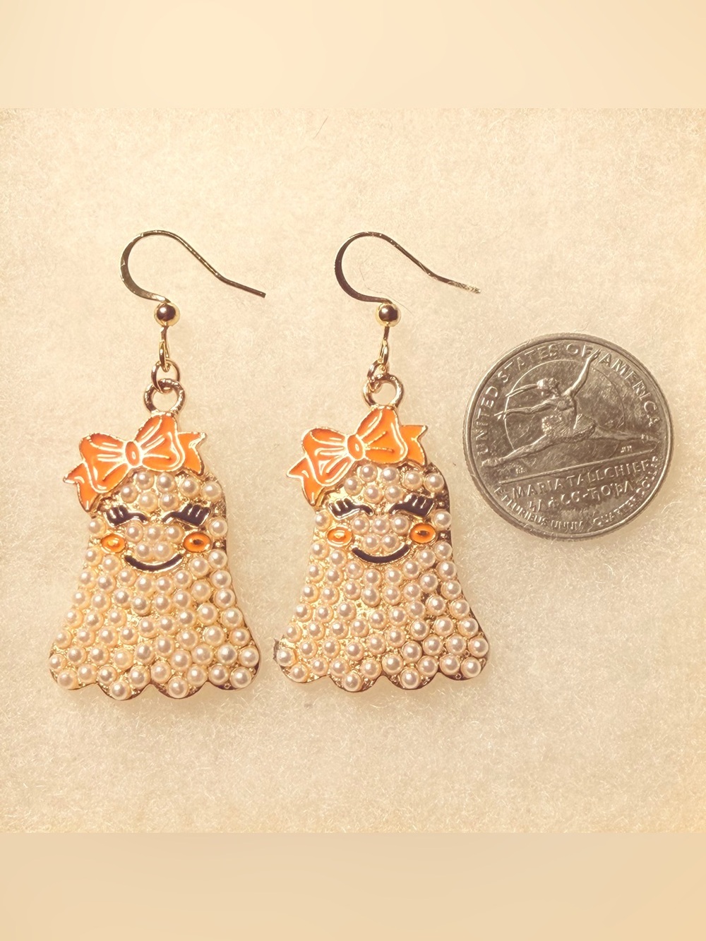 👻Handmade👻 Pearl-Embellished Orange Bow Ghost Earrings - Picture 3 of 3